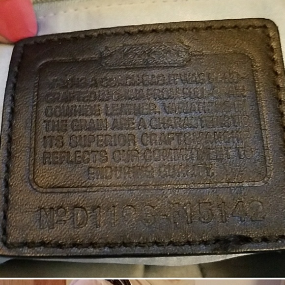 Black patent leather Coach purse - Picture 6 of 6